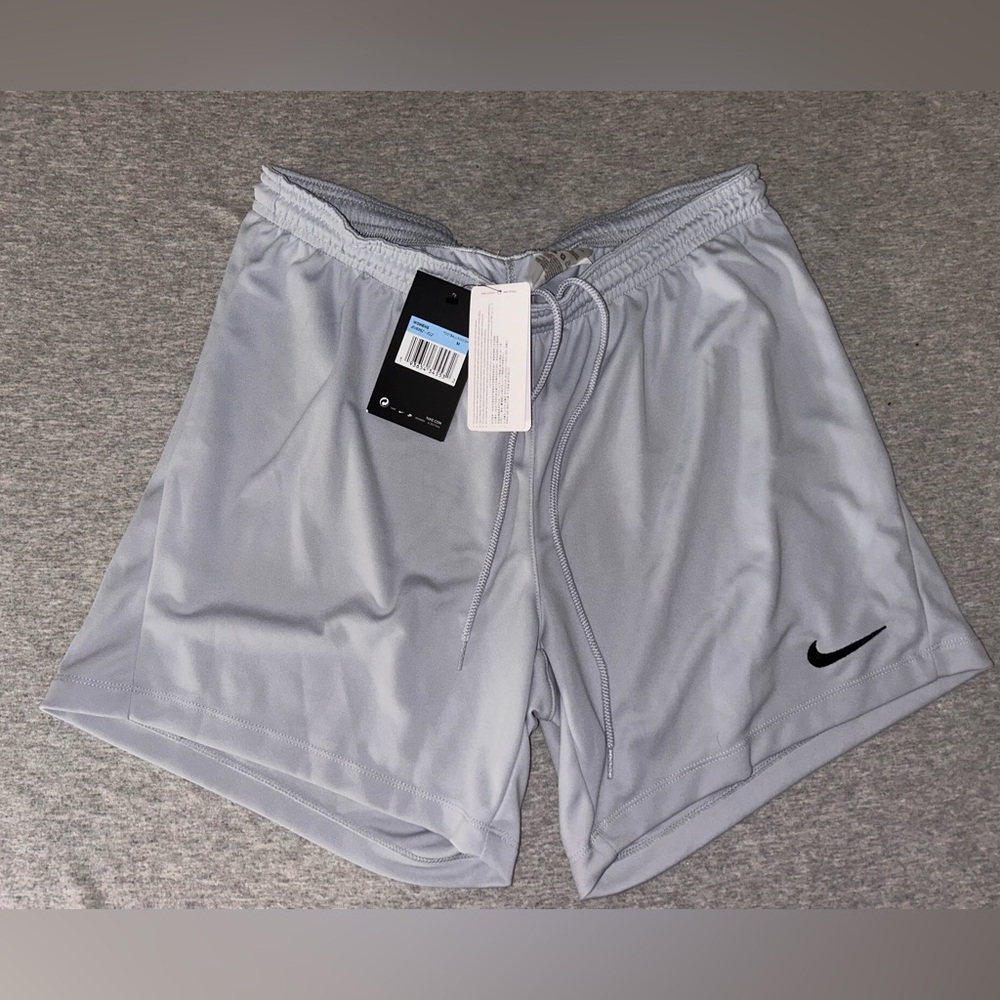 NIKE WOMENS MEDIUM SHORT